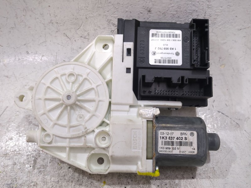 Recambio de motor elevalunas delantero derecho para volkswagen golf v (1k1) 1.6 referencia OEM IAM 1K3837402S  