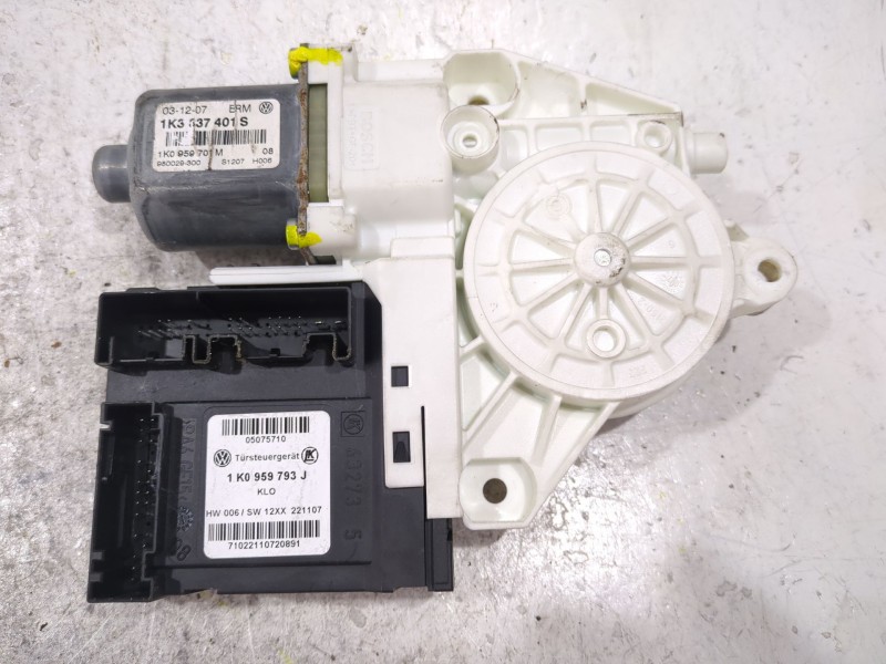 Recambio de motor elevalunas delantero izquierdo para volkswagen golf v (1k1) 1.6 referencia OEM IAM 1K3837401S  