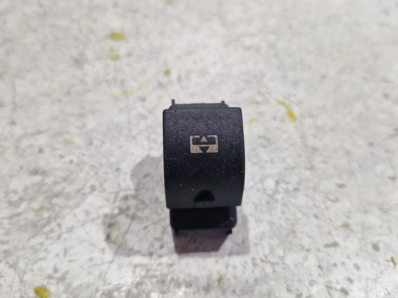 Recambio de mando elevalunas delantero derecho para peugeot 5008 (0u_, 0e_) 1.6 hdi referencia OEM IAM   