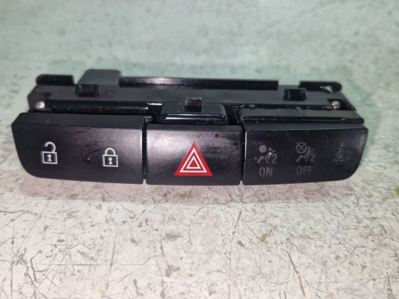 Recambio de boton emergencia para opel insignia a (g09) 2.0 cdti (68) referencia OEM IAM 13271927  