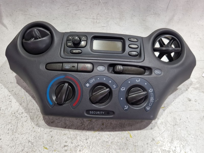Recambio de mando climatizador para toyota yaris (_p1_) 1.0 (scp10_) referencia OEM IAM 8611052011BO  