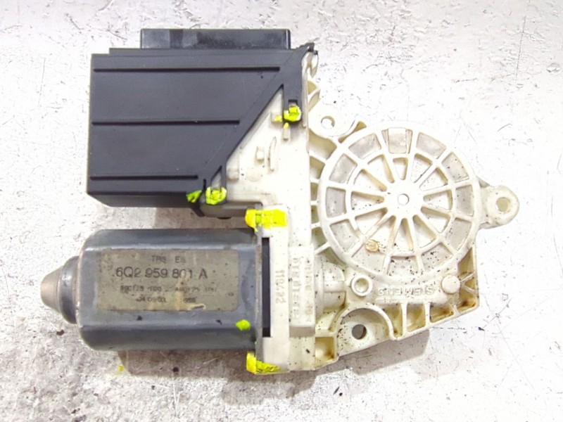Recambio de motor elevalunas delantero derecho para seat ibiza iii (6l1) 1.9 sdi referencia OEM IAM 104383101  
