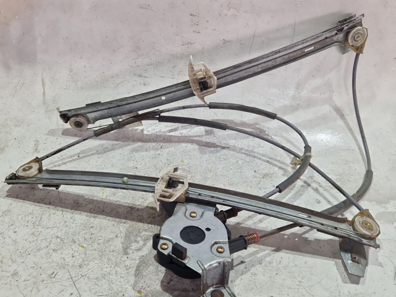 Recambio de mecanismo elevalunas delantero derecho para citroën xsara (n1) 1.9 td referencia OEM IAM 894304804011  