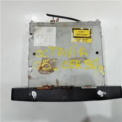 Recambio de radio cd para skoda octavia berlina (1u2)(2001) referencia OEM IAM 1Z0035161A  