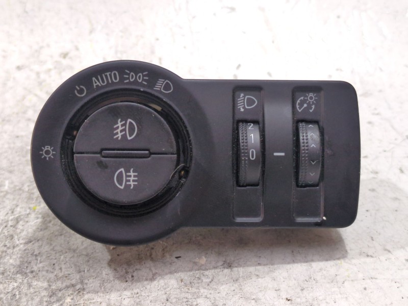 Recambio de mando luces para opel insignia a (g09) 2.0 cdti (68) referencia OEM IAM 13268702  