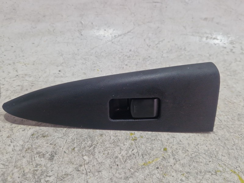 Recambio de mando elevalunas trasero izquierdo para nissan note (e11, ne11) 1.5 dci referencia OEM IAM 254110807  