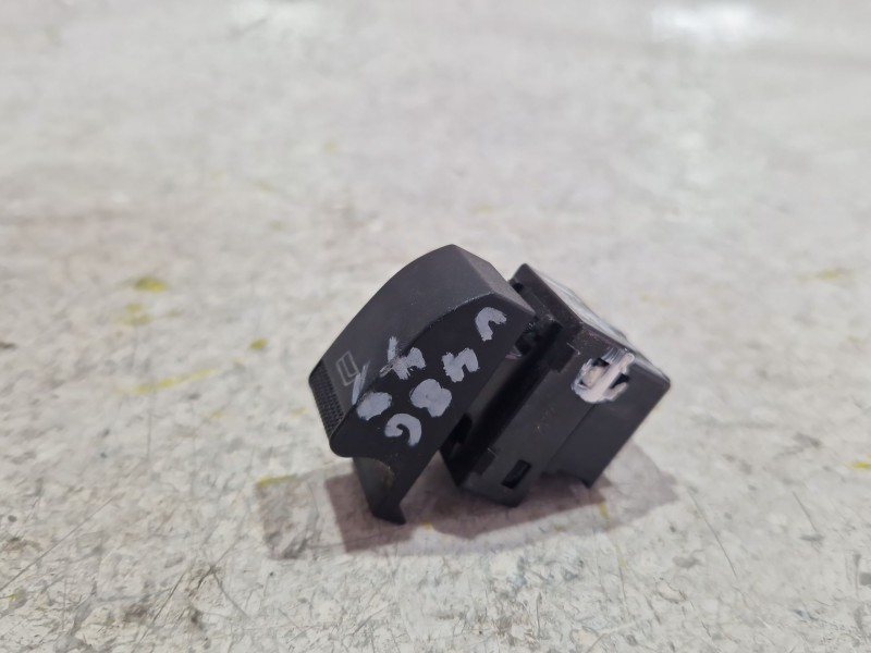 Recambio de mando elevalunas delantero derecho para audi a3 (8l1) 1.8 referencia OEM IAM 396A19  