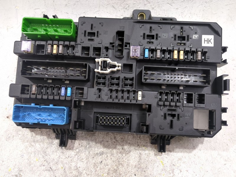 Recambio de caja reles / fusibles para opel astra h berlina (2004) 1.7 cdti referencia OEM IAM 13206762  