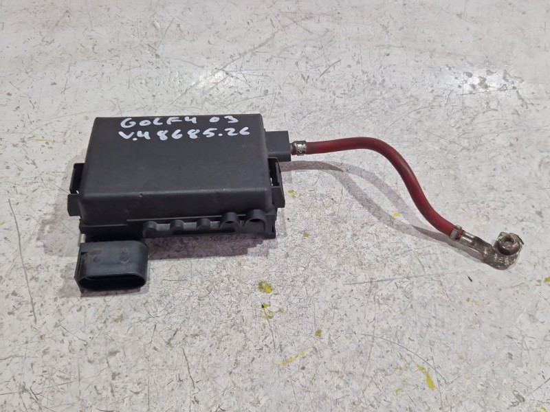 Recambio de caja reles / fusibles para volkswagen golf iv (1j1) 1.9 tdi referencia OEM IAM   