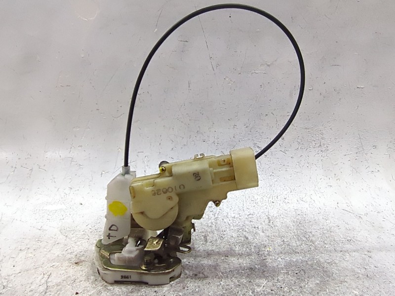 Recambio de cerradura puerta trasera derecha para toyota yaris (_p1_) 1.0 (scp10_) referencia OEM IAM 010625  