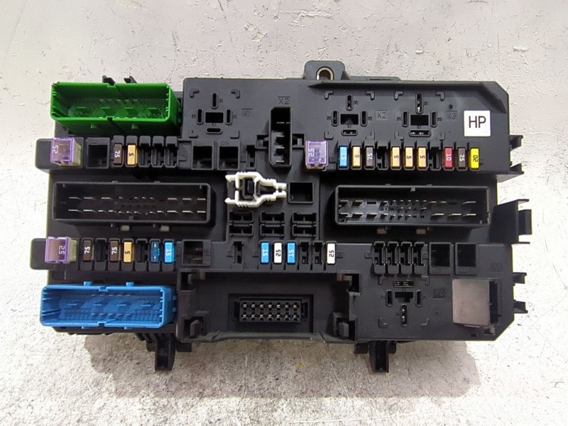 Recambio de caja reles / fusibles para opel astra h gtc (a04) 1.9 cdti (l08) referencia OEM IAM 13220830  