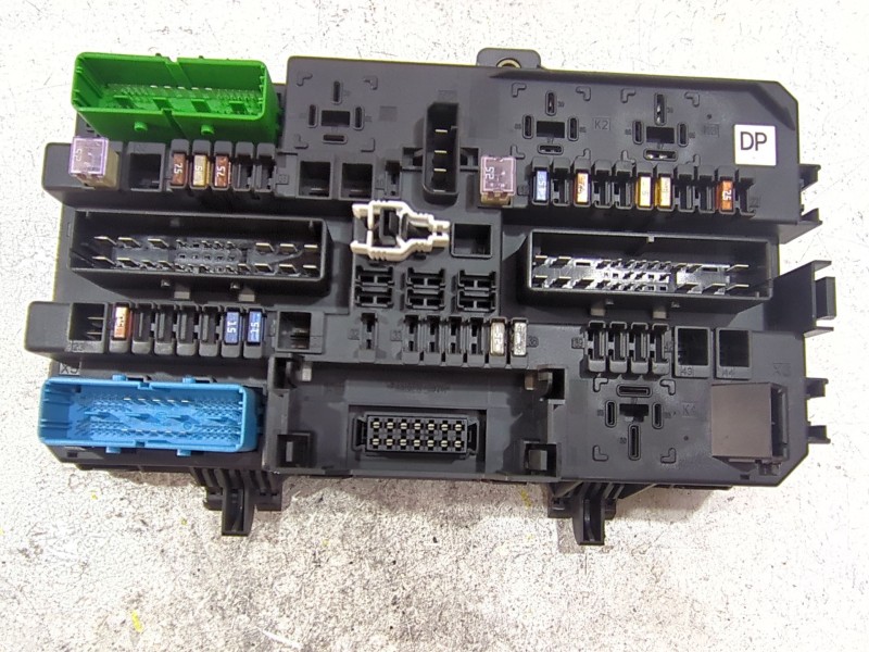 Recambio de caja reles / fusibles para opel astra h (a04) 1.9 cdti (l48) referencia OEM IAM 13181278  