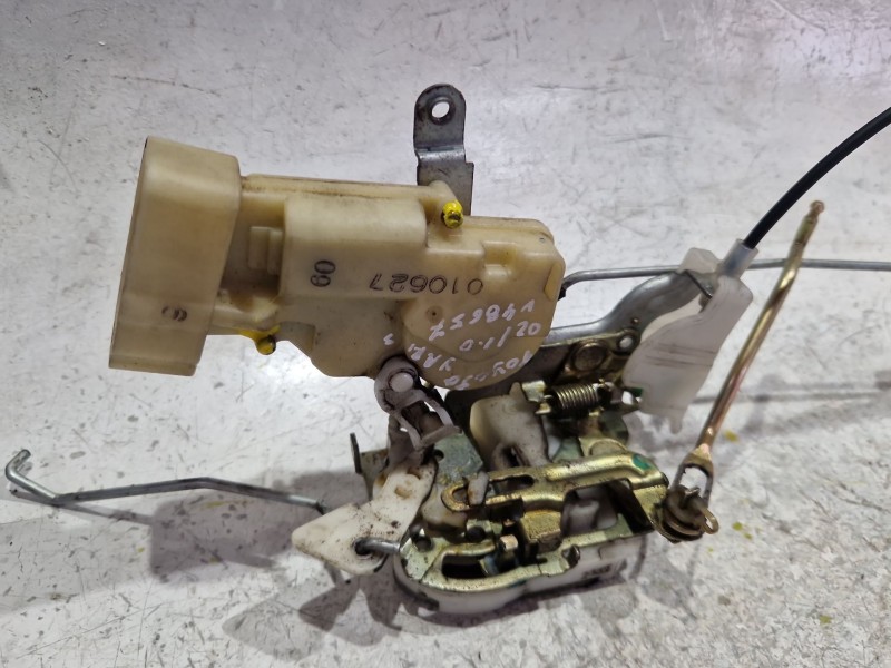 Recambio de cerradura puerta delantera derecha para toyota yaris (_p1_) 1.0 (scp10_) referencia OEM IAM 010627  