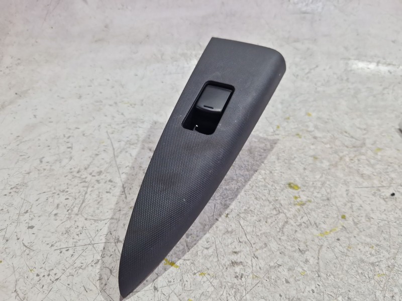 Recambio de mando elevalunas trasero derecho para nissan note (e11, ne11) 1.6 referencia OEM IAM 25411  