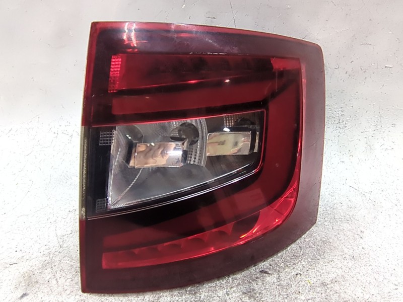 Recambio de piloto trasero derecho para skoda octavia iii combi (5e5, 5e6) 2.0 tdi referencia OEM IAM 5E9945208  