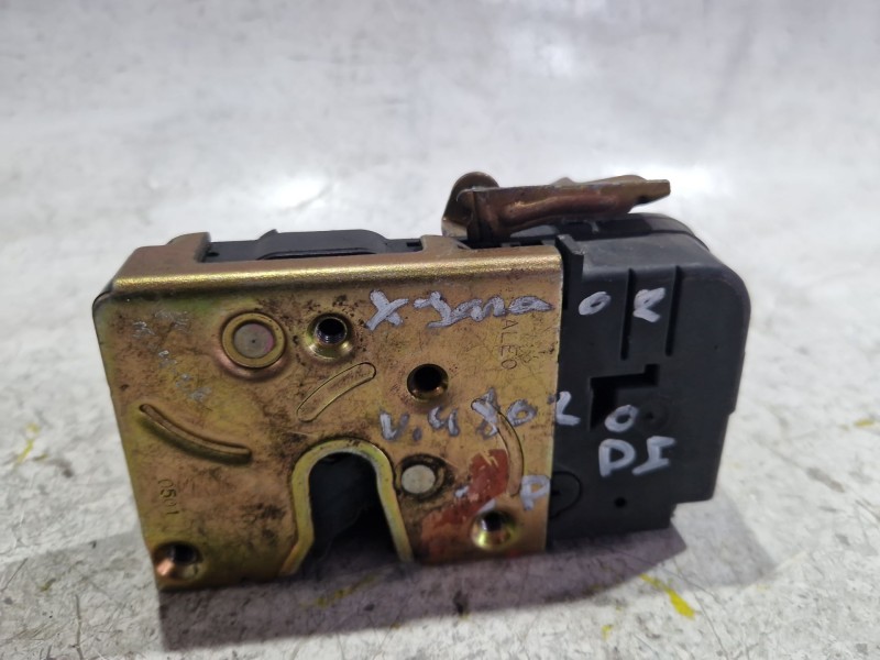 Recambio de cerradura puerta delantera izquierda para citroën xsara (n1) 2.0 hdi 90 referencia OEM IAM AVG1  