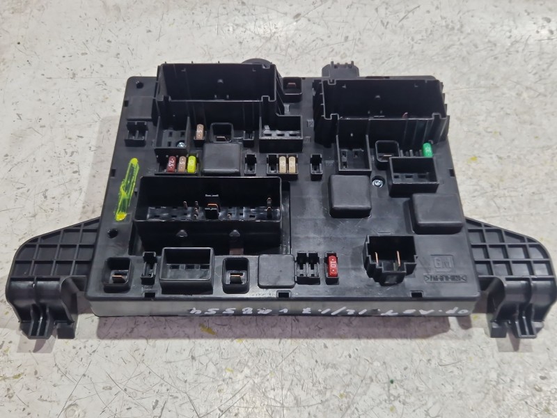 Recambio de caja reles / fusibles para opel astra j (p10) 1.7 cdti (68) referencia OEM IAM RP365927271  