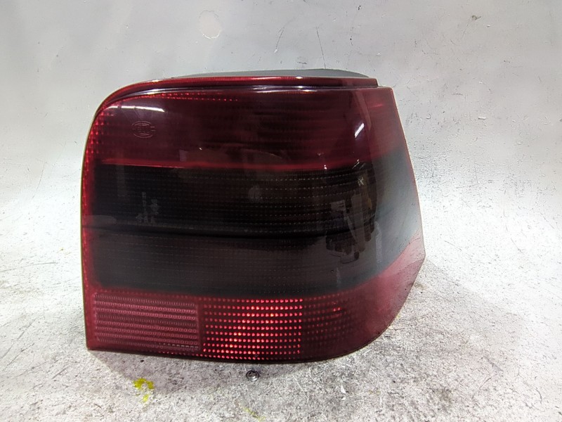 Recambio de piloto trasero derecho para volkswagen golf iv (1j1) 1.9 tdi referencia OEM IAM 1J6945112S  