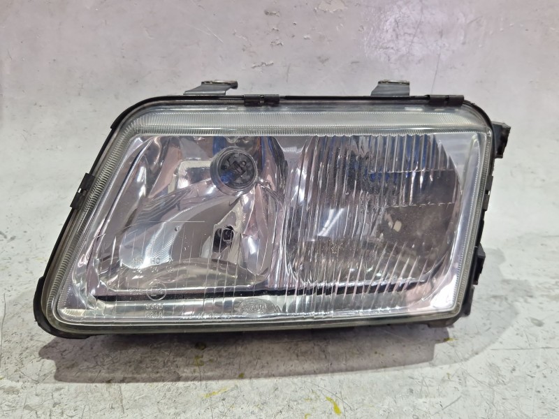Recambio de faro delantero izquierdo para audi a3 (8l1) 1.8 referencia OEM IAM 95350500  