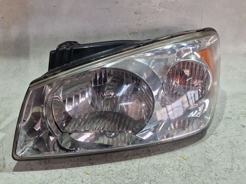 Recambio de faro delantero izquierdo para kia cerato i sedán (ld) 2.0 crdi referencia OEM IAM 92101  