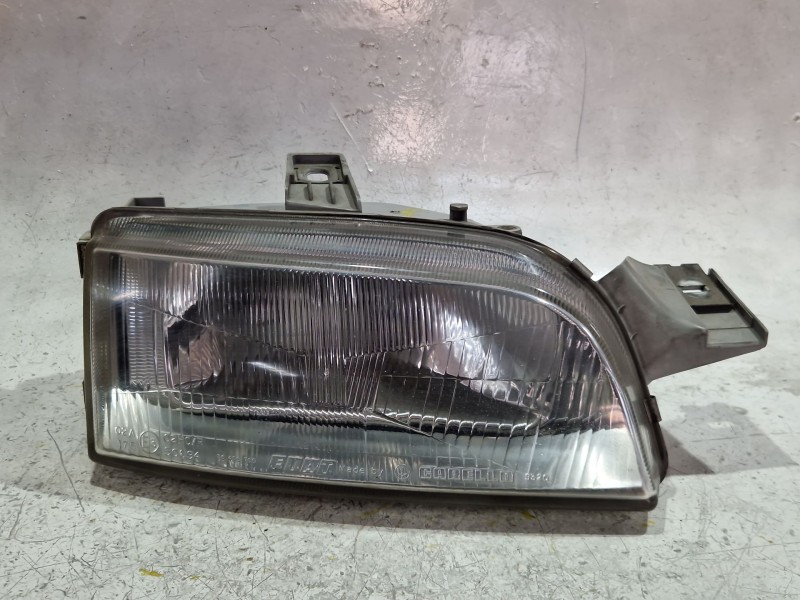 Recambio de faro delantero derecho para fiat punto (176_) 1.7 d referencia OEM IAM 46402649  