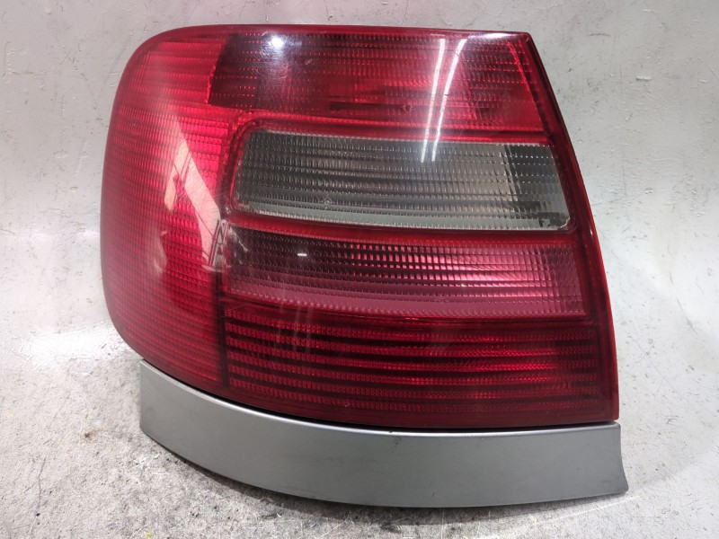 Recambio de piloto trasero izquierdo para audi a4 b5 avant (8d5) 1.9 tdi referencia OEM IAM 8D0945095D  