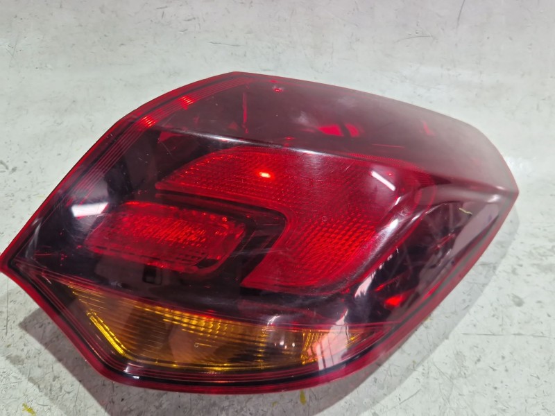 Recambio de piloto trasero derecho para opel astra j (p10) 1.7 cdti (68) referencia OEM IAM 13306460  