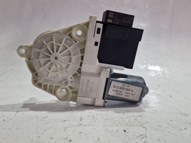 Recambio de motor elevalunas delantero izquierdo para seat ibiza iii (6l1) 1.9 tdi referencia OEM IAM 6L2959802A  