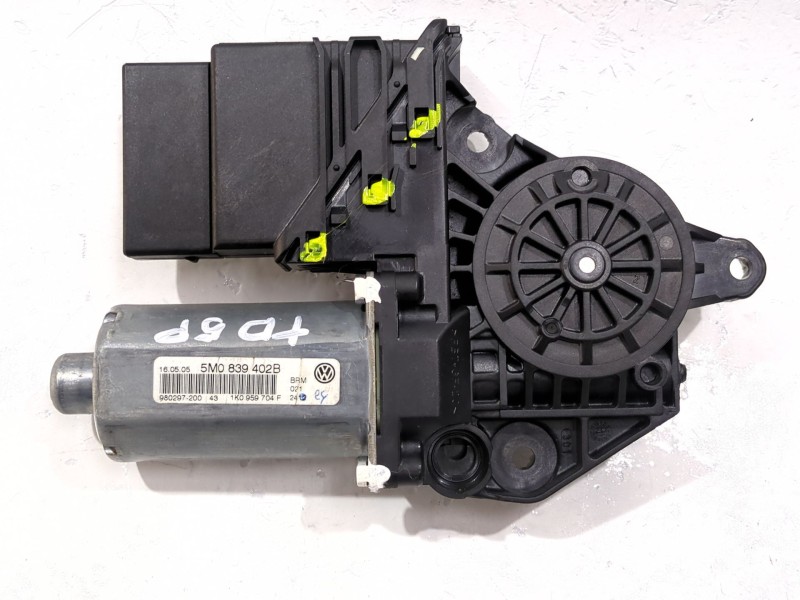Recambio de motor elevalunas trasero derecho para volkswagen golf v (1k1) 2.0 tdi referencia OEM IAM 993425200  