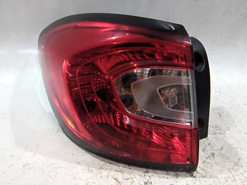 Recambio de piloto trasero izquierdo para renault captur 1.5 dci referencia OEM IAM 265558548R  