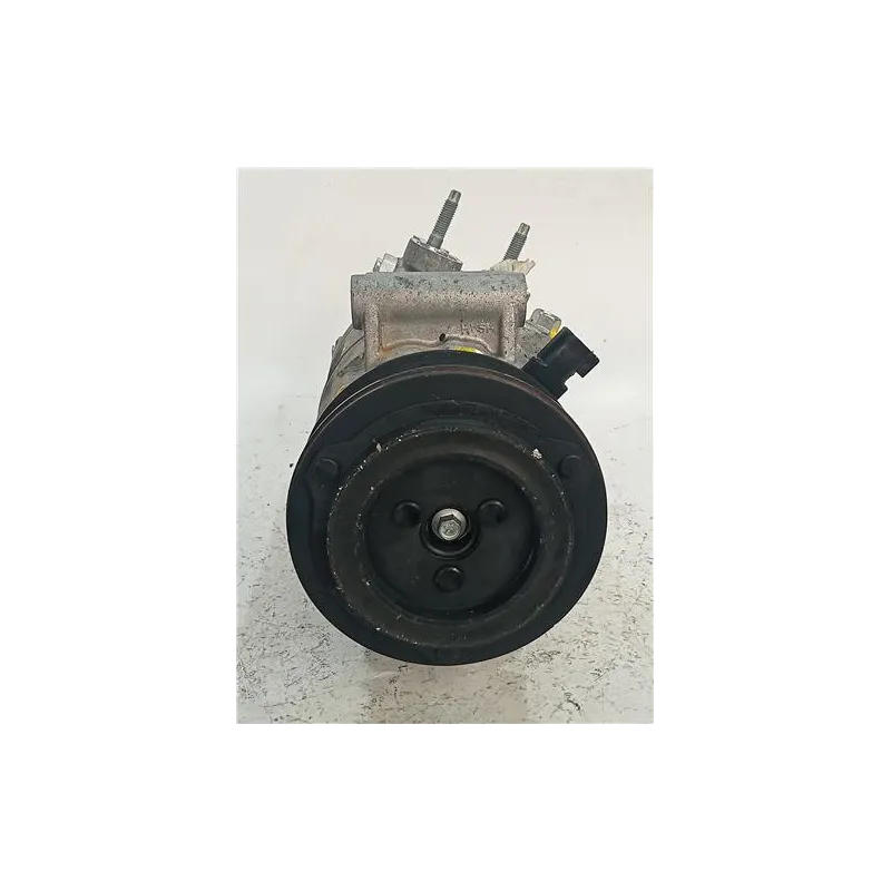 Recambio de compresor aire acondicionado para ford fiesta vi 999 95 cv referencia OEM IAM JX6119D629HA  