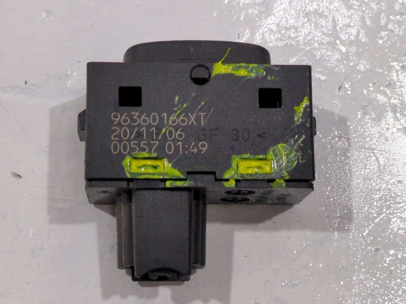 Recambio de mando elevalunas para peugeot 407 sw (6e_, 6d_) 2.0 referencia OEM IAM 96360166XT  