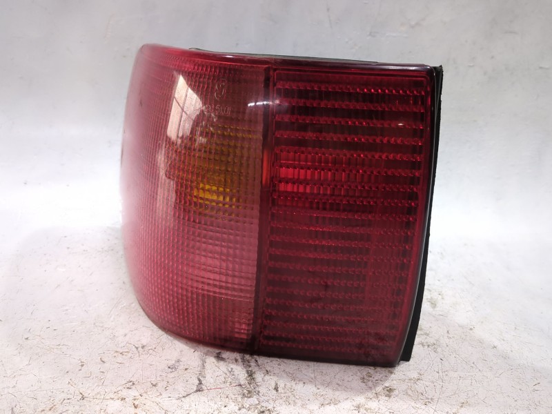 Recambio de piloto trasero izquierdo para audi 80 b4 sedán (8c2) 2.6 referencia OEM IAM 295101  