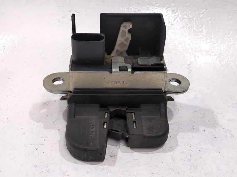 Recambio de cerradura porton para volkswagen golf v (1k1) 2.0 tdi referencia OEM IAM 5M0827505E  