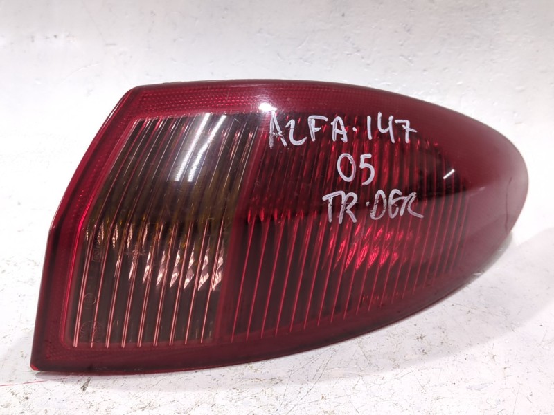 Recambio de piloto trasero derecho para alfa romeo 147 (190)(2000) 1.9 jtd 16v referencia OEM IAM 46556347  