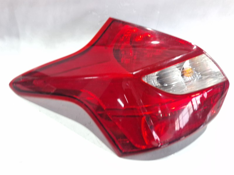 Recambio de piloto trasero izquierdo para ford focus iii 1.6 tdci referencia OEM IAM 16492  