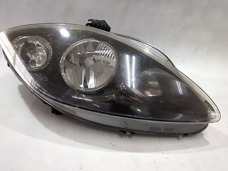 Recambio de faro delantero derecho para seat leon (1p1) 1.9 tdi referencia OEM IAM 5P1941034A  