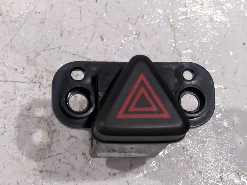 Recambio de boton emergencia para chevrolet aveo fastback 1.3 d referencia OEM IAM 96850323  