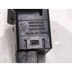Recambio de boton emergencia para chevrolet aveo fastback 1.3 d referencia OEM IAM 96850323  