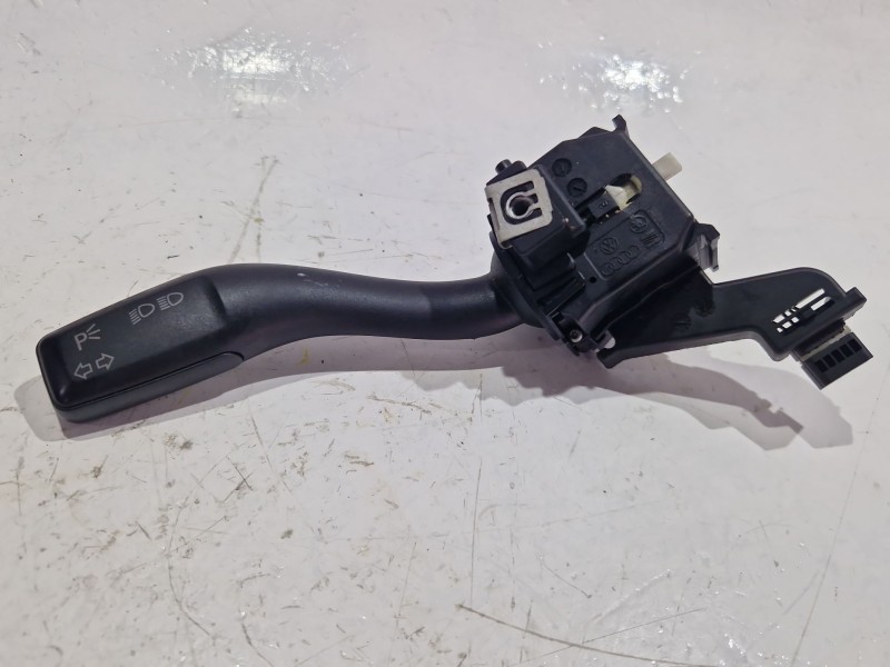 Recambio de mando intermitentes para audi a3 sportback (8pa) 1.9 tdi referencia OEM IAM 8P0953513A  