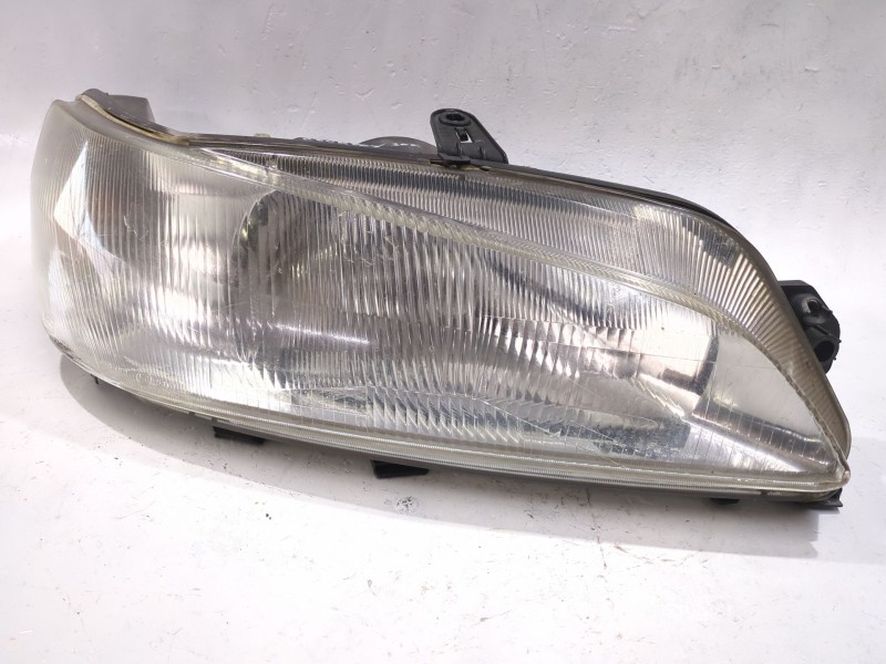Recambio de faro delantero derecho para peugeot 306 (7b, n3, n5) 1.9 sld referencia OEM IAM 88203989D  
