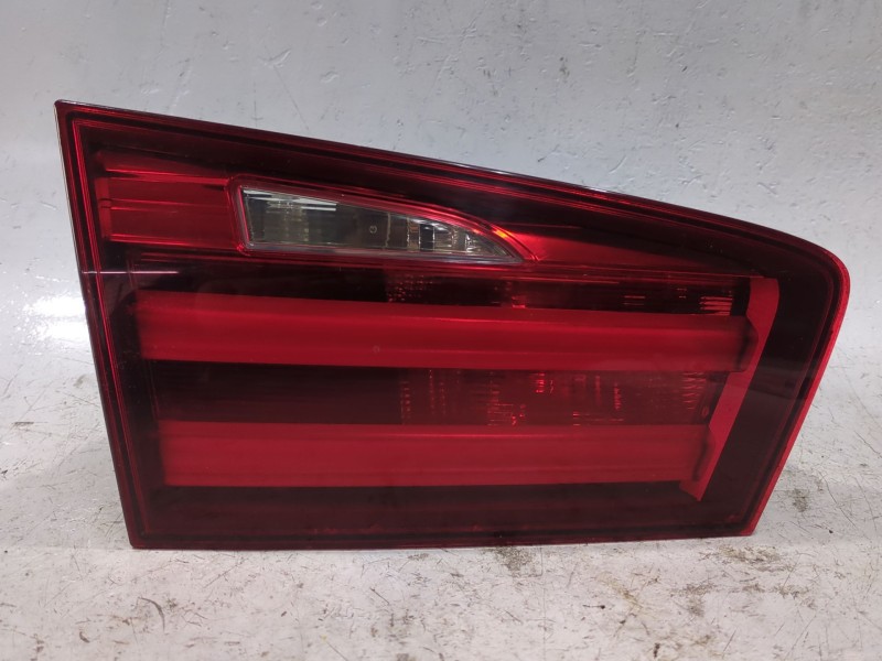 Recambio de piloto porton trasero izquierdo para bmw 5 (f10) 520 d referencia OEM IAM 720322706  