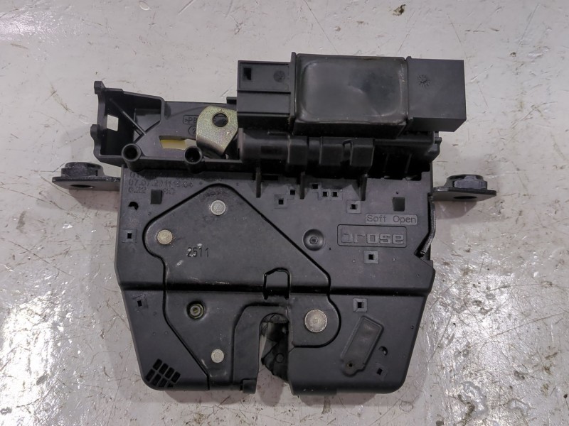 Recambio de cerradura porton para bmw 5 (f10) 520 d referencia OEM IAM 966853105  