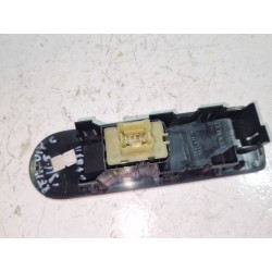 Recambio de mando elevalunas delantero derecho para renault captur 1.5 dci referencia OEM IAM 809602454R  