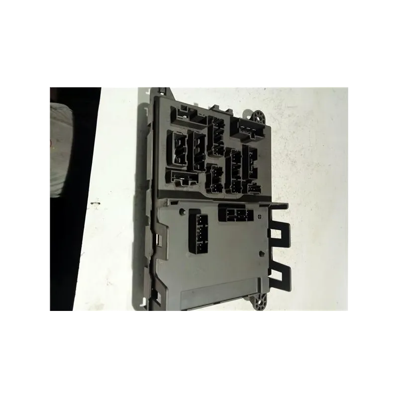 Recambio de caja fusibles/rele para land rover freelander (ln)(09.2002) 2.0 di referencia OEM IAM 518665104  