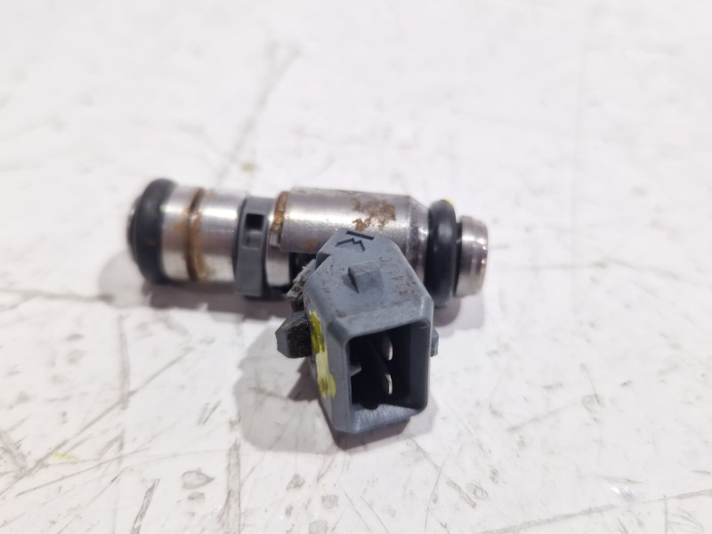 Recambio de inyector para ford ka (ccq)(1996) 1.3 i referencia OEM IAM 2N1U  