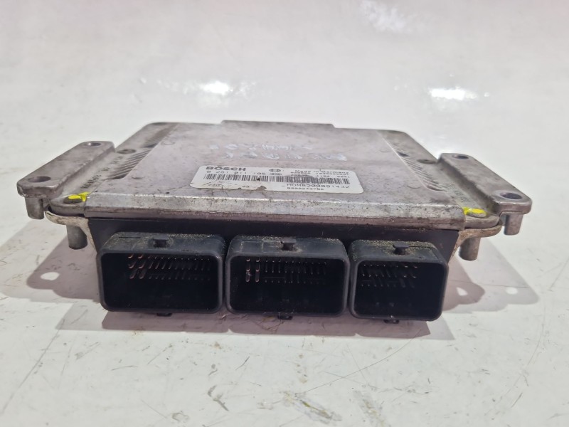Recambio de centralita inyeccion para opel movano furgón (f9) 2.5 dti referencia OEM IAM 0281011105  
