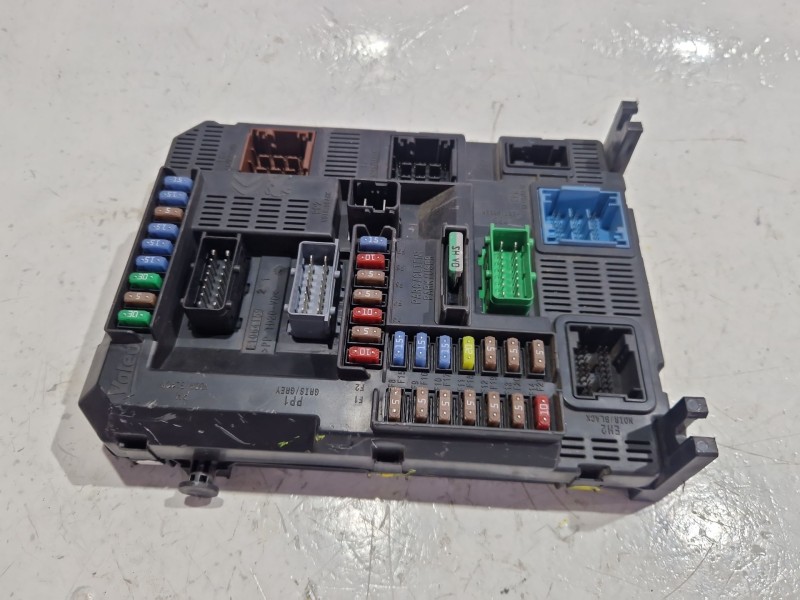 Recambio de mando multifuncion para peugeot 208 1.4 hdi 68cv? referencia OEM IAM 9807531680  