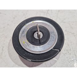 Recambio de tapa exterior combustible para peugeot 205 ii (20a/c) 1.7 diesel referencia OEM IAM 48045  