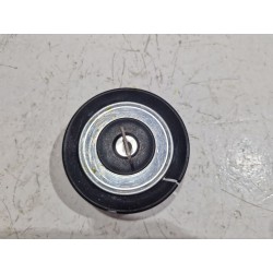 Recambio de tapa exterior combustible para peugeot 205 ii (20a/c) 1.7 diesel referencia OEM IAM 48045  